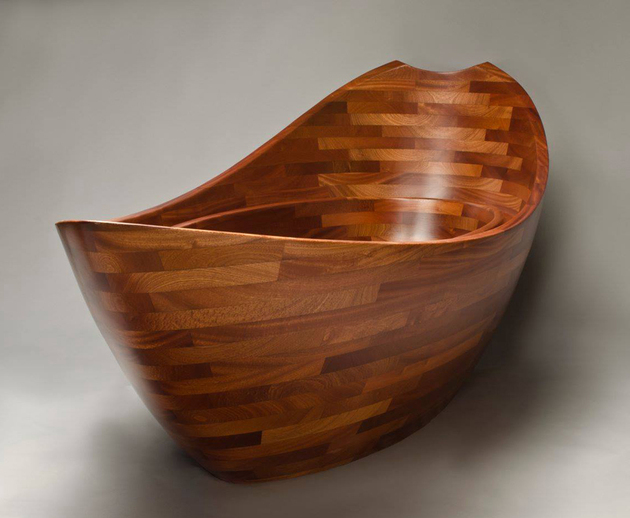 sapele wood tub seth rolland salish sea 1 thumb 630xauto 55849 Wooden Bathtubs for Modern Interior Design and Luxury Bathrooms