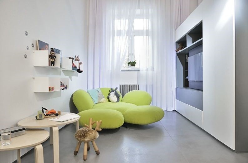 Светло-зеленая мебель в белой комнате