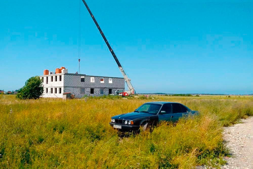 Самое начало стройки в живописном поле