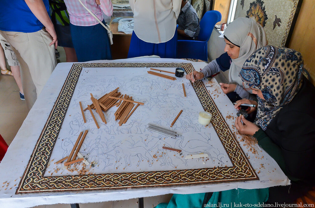 Как собирают мозаику в Иордании