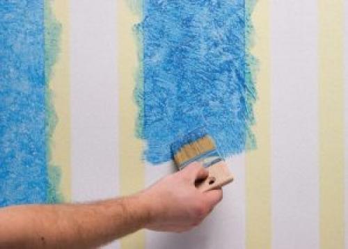 Стены покрашены. Стоит ли заменять обои краской в квартире: чем покрасить, можно ли выполнить работы своими руками, и какую краску выбрать на стену