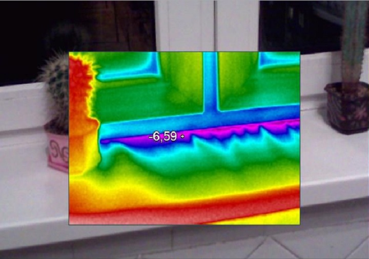 Промерзание окна зимой