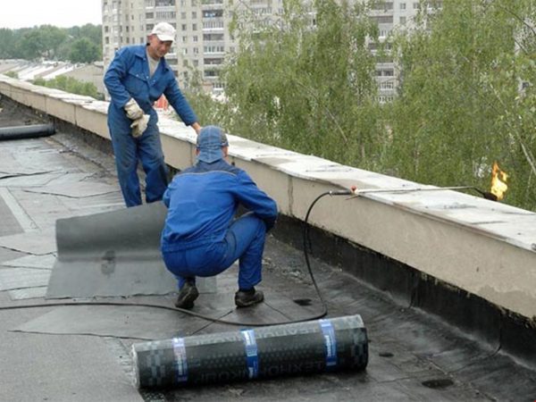 Кто должен ремонтировать в многоквартирном доме крышу