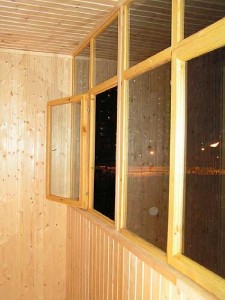 Остекление балкона с рамами