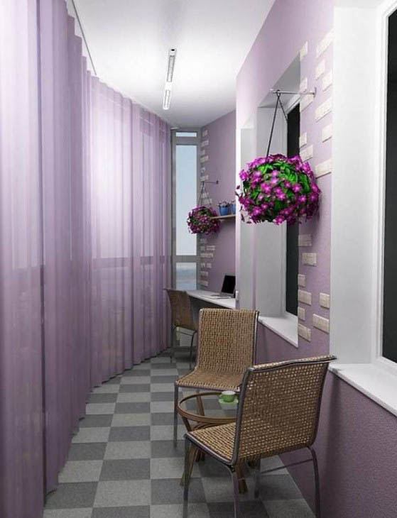 Лавандовые оттенки и цветочные мотивы - стильный дизайн балкона