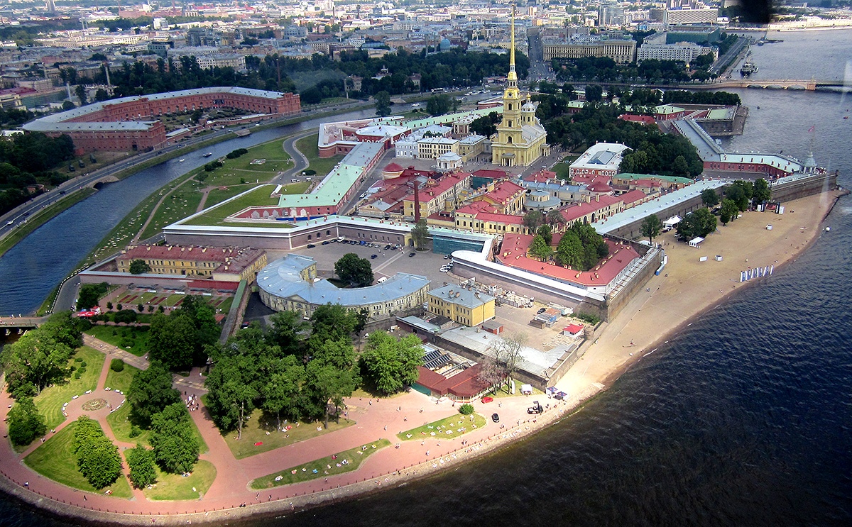 OmsyB87DbHo Петропавловская крепость в Санкт-Петербурге.