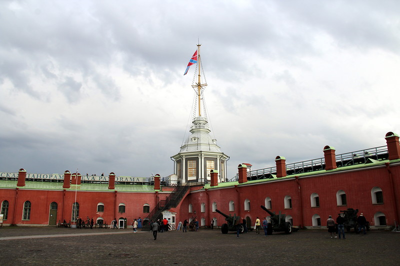 fB9tVGzQeh5 Петропавловская крепость в Санкт-Петербурге.