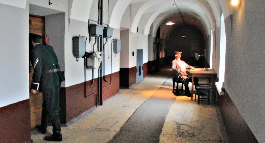 Тюремный коридор Трубецкого бастиона Петропавловской крепости