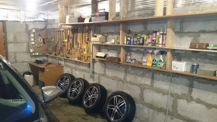 Стеллажи для гаража: виды конструкций для хранения