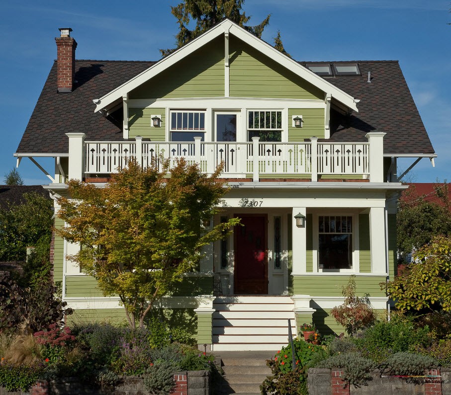 Фасад дома оливкового цвета - отличное решение